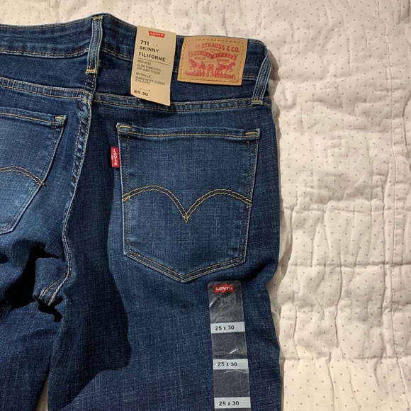 LEVIS JEANS NWT - Picture 4 of 4